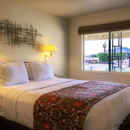 Roadrunner Lodge Motel ทูคัมคารี ภายนอก รูปภาพ