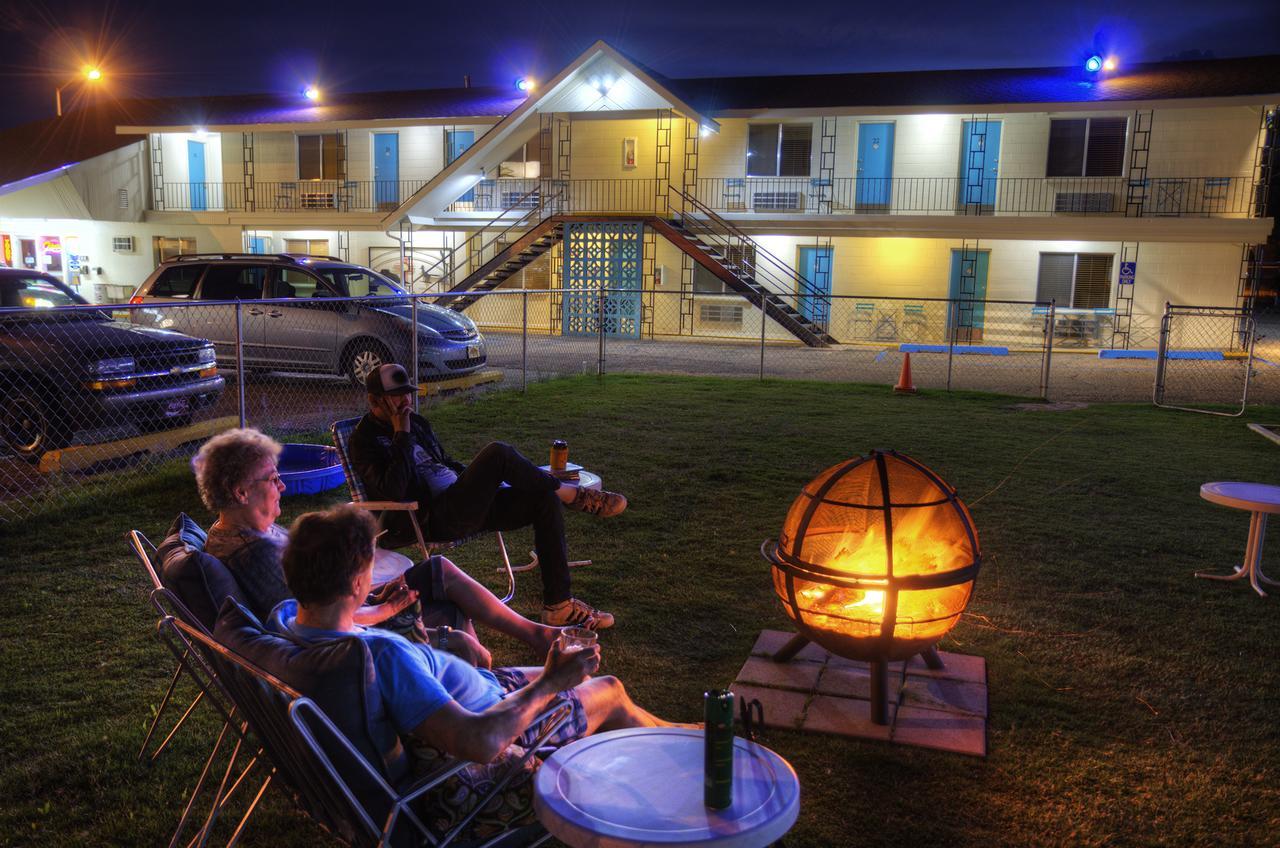 Roadrunner Lodge Motel ทูคัมคารี ภายนอก รูปภาพ