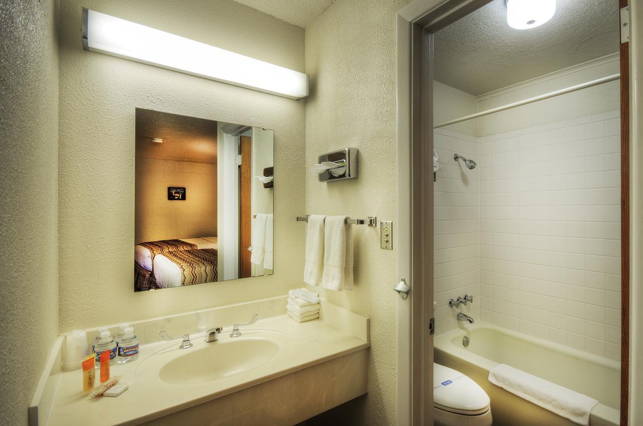 Roadrunner Lodge Motel ทูคัมคารี ภายนอก รูปภาพ